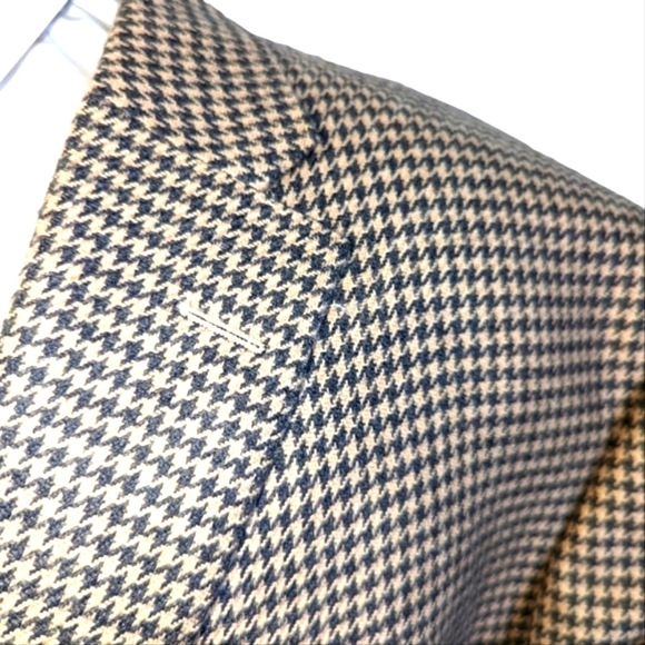 Hickey Freeman (Loro Piana) Houndstooth Men's Blazer... See Measurements - Picture 4 of 13